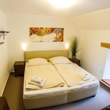 Hotel Hospodarsky Dvur Bohuslavice Telč Екстериор снимка