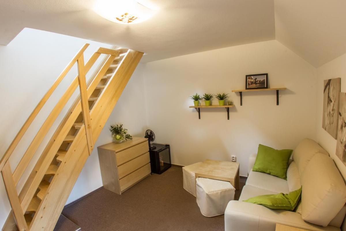 Hotel Hospodarsky Dvur Bohuslavice Telč Екстериор снимка